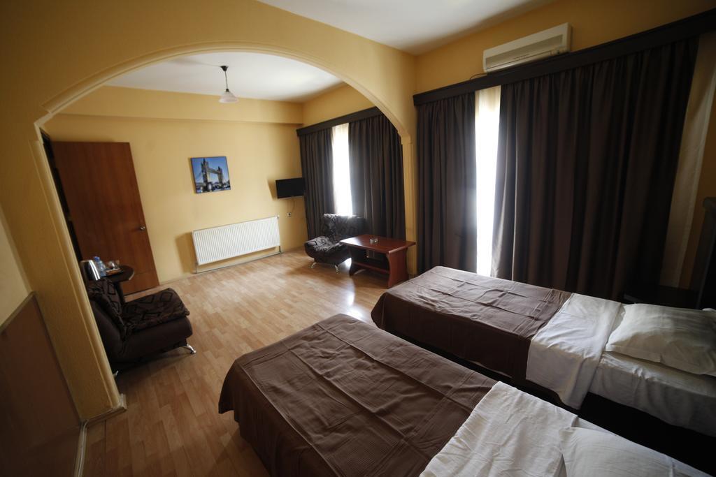 Avenue Hotel Tbilisi Værelse billede