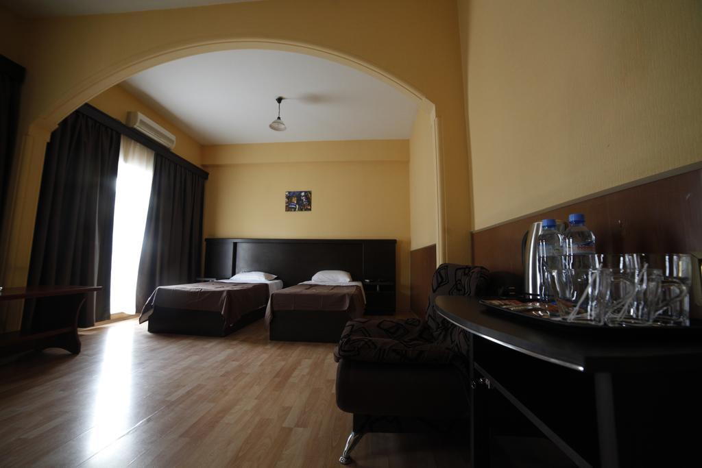 Avenue Hotel Tbilisi Værelse billede