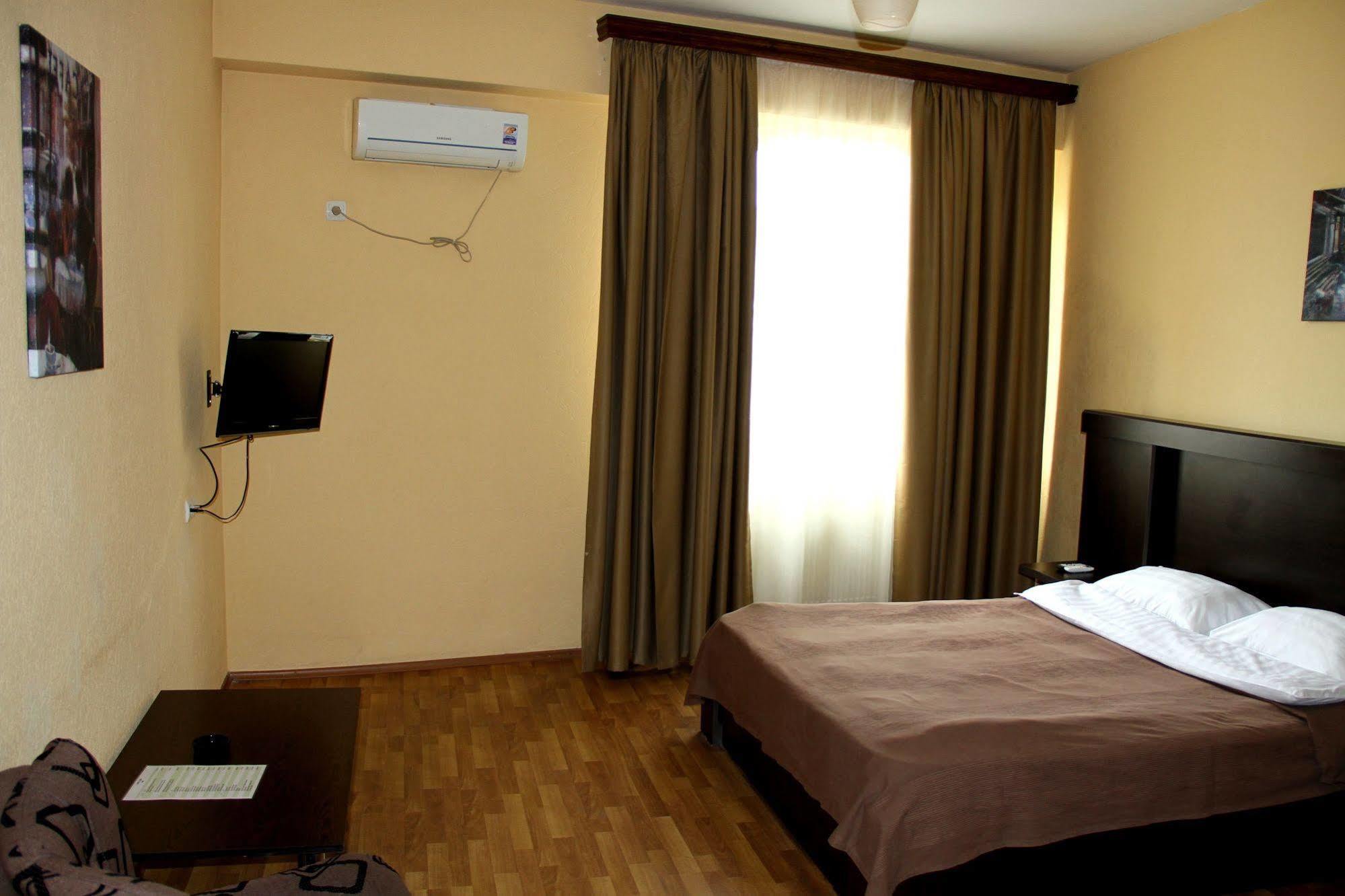 Avenue Hotel Tbilisi Eksteriør billede
