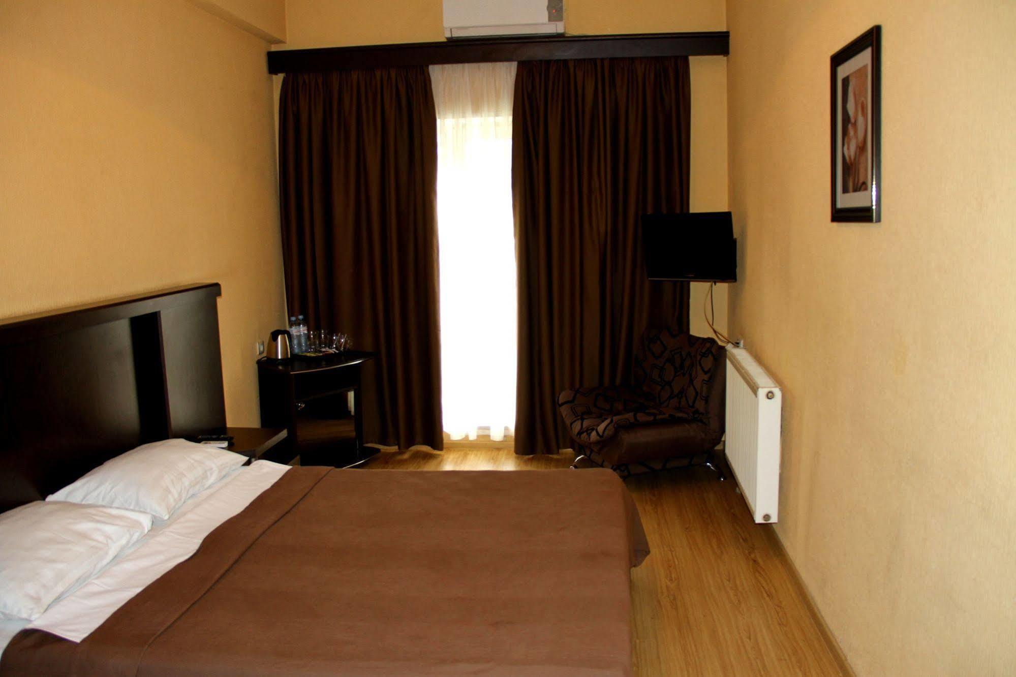 Avenue Hotel Tbilisi Eksteriør billede