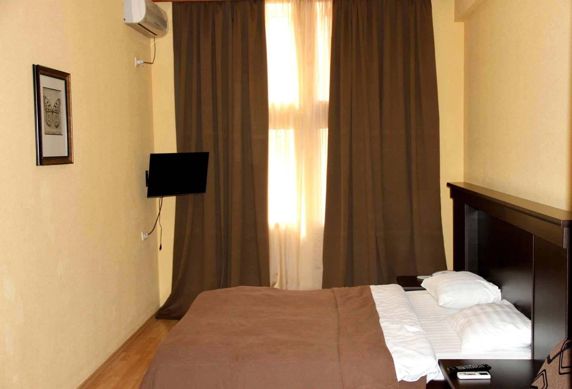 Avenue Hotel Tbilisi Eksteriør billede